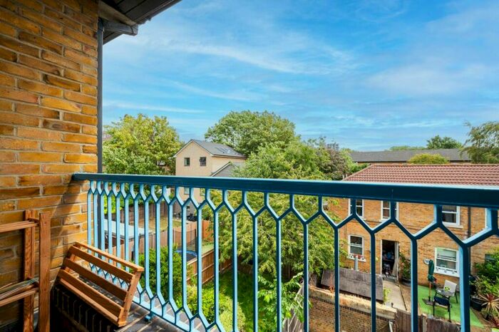 1 Bedroom Flat To Rent In Morton Road, Islington, London, N1