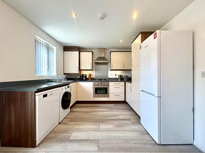 4 Bedroom Town House To Rent In Belmont Grove, Liverpool, Merseyside, L6