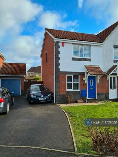2 Bedroom Semi-Detached House To Rent In Wheatfield Drive, Bristol, BS32