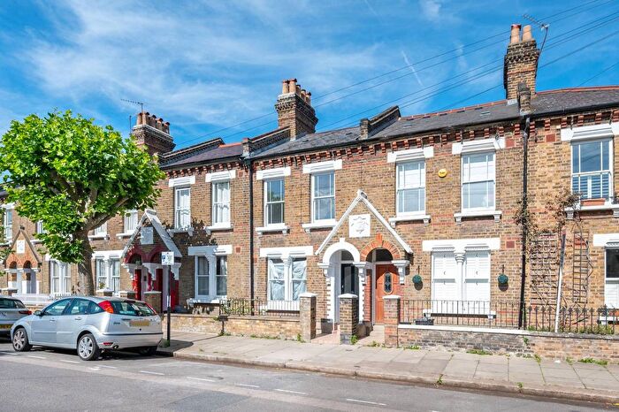 3 Bedroom Property To Rent In Fifth Avenue, Queen's Park, London, W10