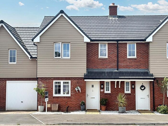3 Bedroom Semi-Detached House For Sale In Augustus Avenue, Fordingbridge, SP6
