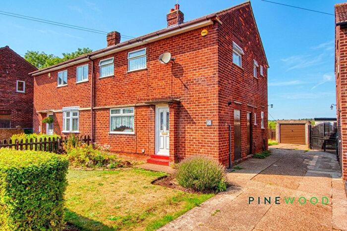 3 Bedroom Semi-Detached House For Sale In Rogers Avenue, Creswell, S80