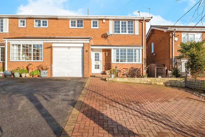 3 Bedroom Semi Detached House For Sale In Eaton Square, Barnburgh, Doncaster, DN5