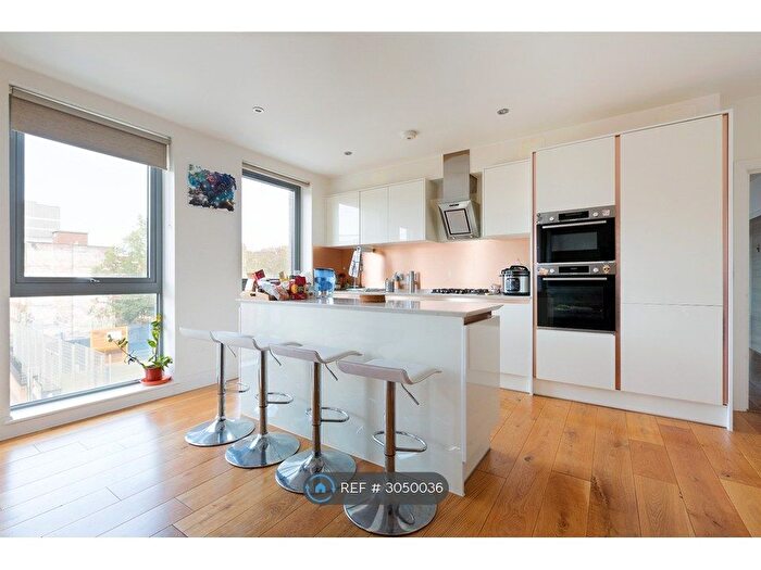 2 Bedroom Flat To Rent In Bardsley Lane, London, SE10