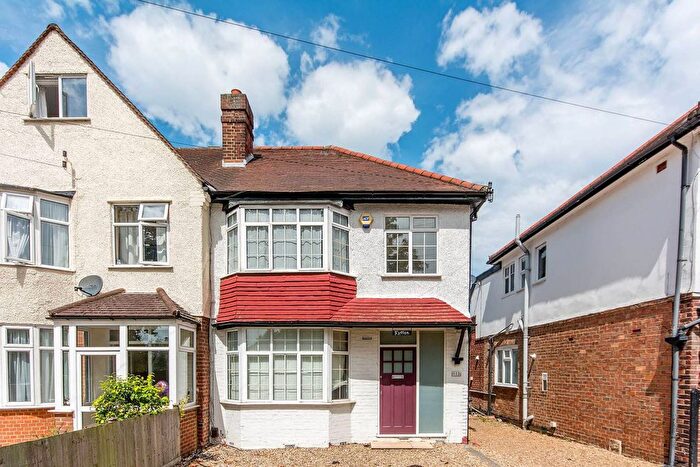 4 Bedroom Semi-Detached House To Rent In Hall Road, Isleworth, TW7