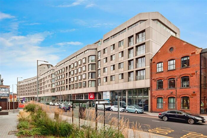2 Bedroom Apartment To Rent In Canal Street, Nottingham, NG1