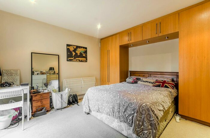 2 Bedroom Property To Rent In Boscombe Road, Shepherd's Bush, London, W12