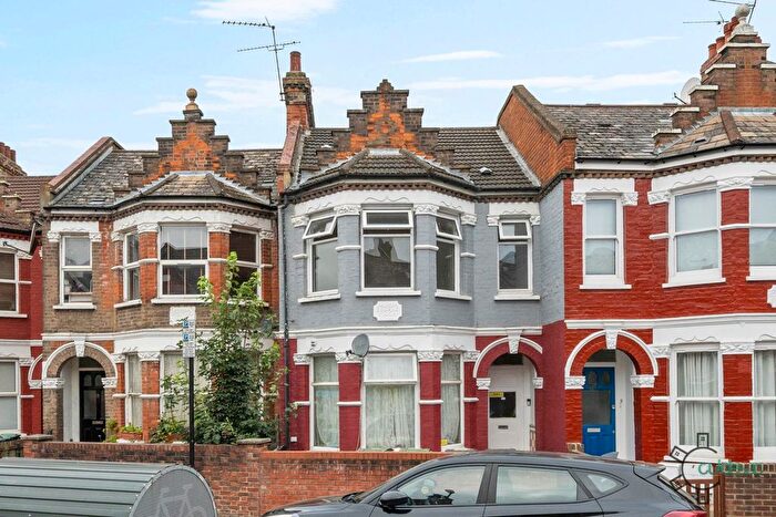 2 Bedroom Maisonette For Sale In Mount Pleasant Road, Tottenham, London, N17