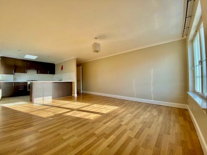 2 Bedroom Flat To Rent In Commissioner Street, Crieff, Perthshire, PH7