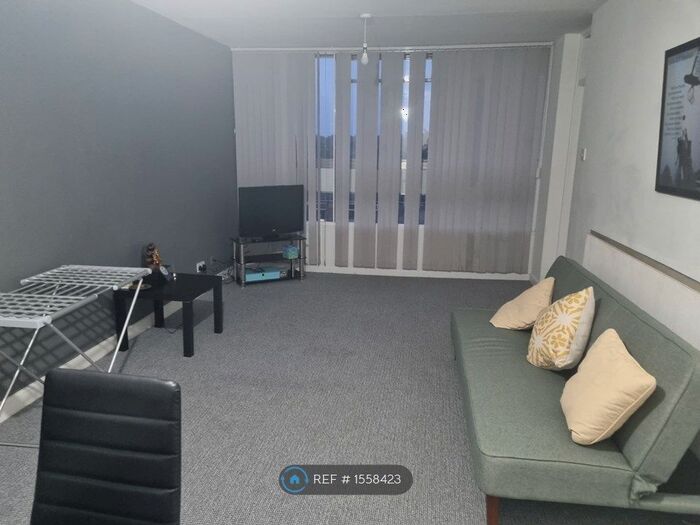 2 Bedroom Flat To Rent In Lyndwood Court, Leicester, LE2