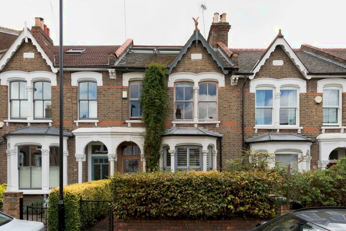 4 Bedroom Terraced House To Rent In Elmsdale Road, Walthamstow, E17