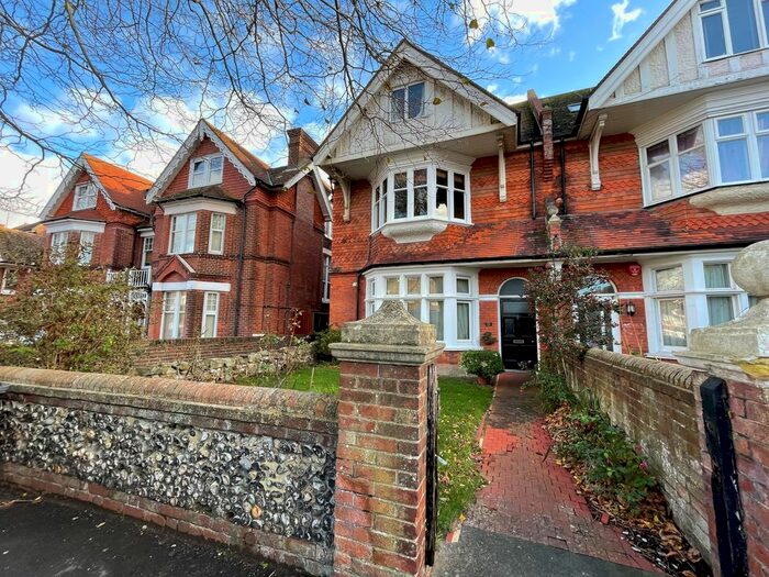 2 Bedroom Flat To Rent In Old Orchard Road, Eastbourne BN21