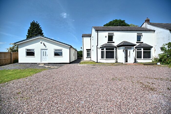 4 Bedroom Detached House For Sale In Dicconson Lane, Westhoughton, Bolton, Lancashire, BL5