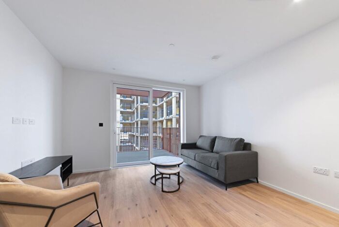1 Bedroom Flat To Rent In Iris House, Poplar Riverside, London, E14