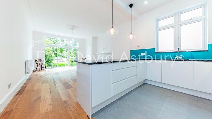 2 Bedroom Apartment To Rent In Cavendish Avenue, Finchley Central, London, N3