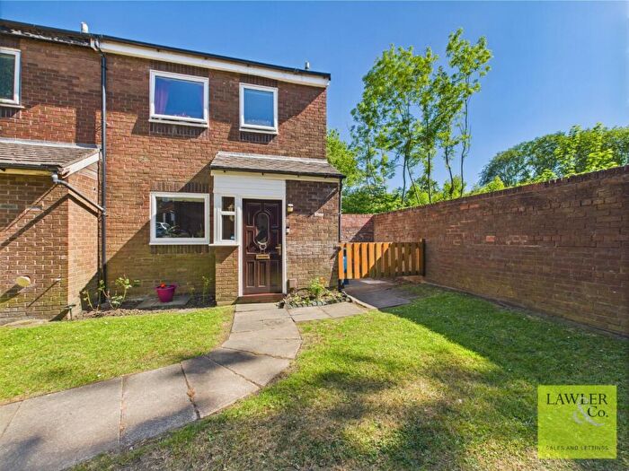 3 Bedroom End Of Terrace House For Sale In Underhill, Romiley, Stockport, Cheshire, SK6
