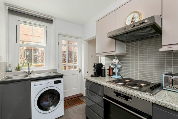 1 Bedroom Flat To Rent In Hazeley Road, Twyford, Winchester, SO21