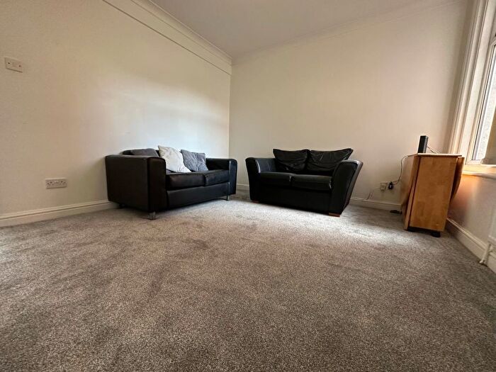 4 Bedroom House To Rent In Telephone Road, Southsea, PO4