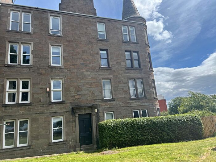 2 Bedroom Flat To Rent In G/L, Roseangle, Dundee, DD1