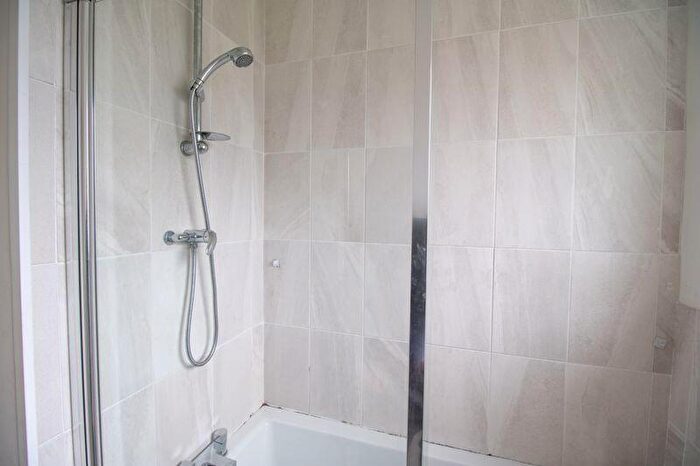 2 Bedroom Flat For Sale In Coniston Avenue, Farnworth, Bolton, BL4