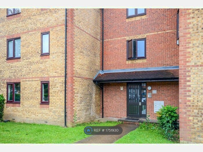 Studio To Rent In Purbeck House, Watford, WD18