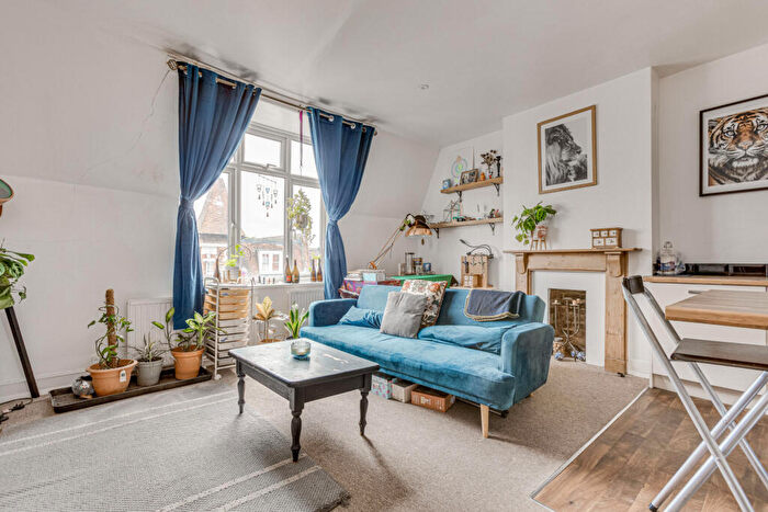 1 Bedroom Flat To Rent In Sheen Lane, East Sheen, SW14