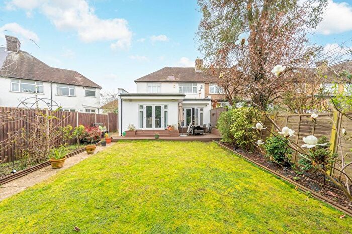 5 Bedroom Semi-detached House For Sale In Chamberlayne Road, Kensal Rise, London, NW10