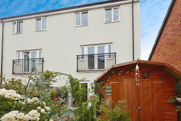 4 Bedroom Semi-Detached House For Sale In Swallows Rise, Westbury, BA13