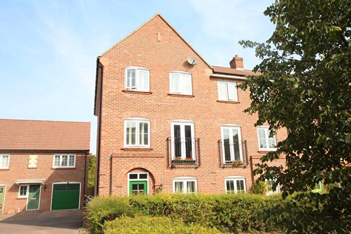 3 Bedroom Town House For Sale In Lindsell Avenue, Letchworth Garden City, SG6