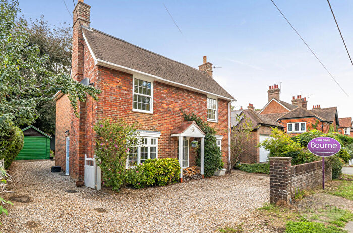 4 Bedroom Detached House For Sale In Petworth Road, Milford, Godalming, Surrey, GU8