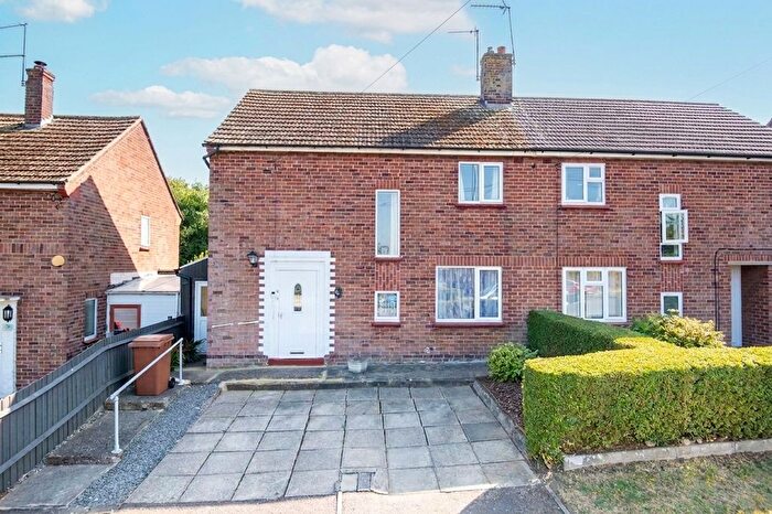 3 Bedroom Semi-Detached House For Sale In Windsor Road, Wellingborough, NN8
