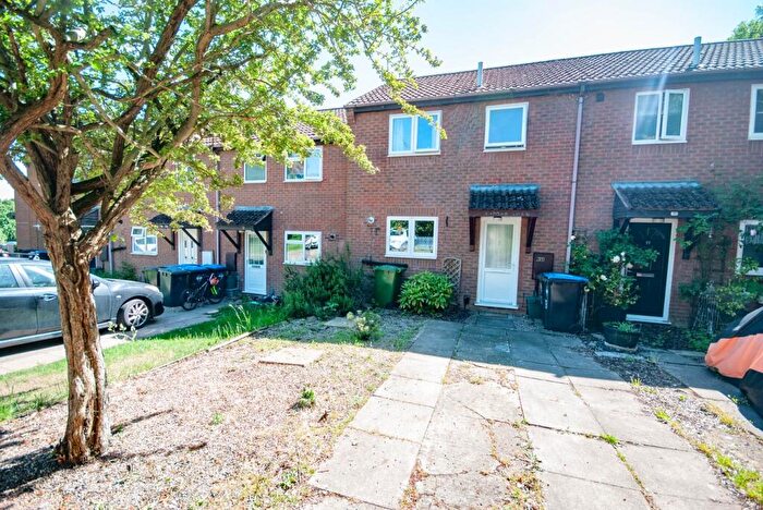 3 Bedroom Terraced House To Rent In Junewood Close, Brownsover, Rugby, CV21