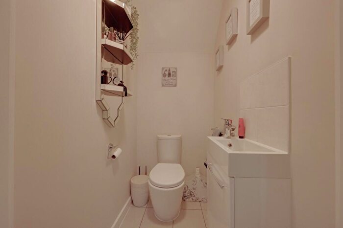 4 Bedroom Detached House For Sale In Bonnet Lane, Burgess Hill, RH15