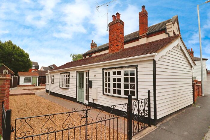 1 Bedroom Bungalow For Sale In Station Road, Southminster, CM0