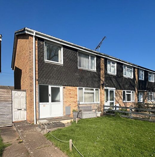 3 Bedroom Semi-Detached House To Rent In Woodmancote, Yate, BS37