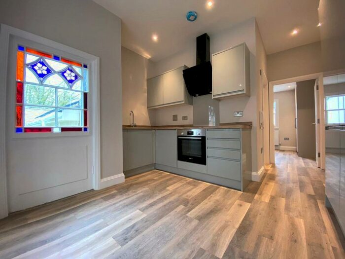 1 Bedroom Apartment To Rent In Coppid Hall, Warfield Road, Bracknell, RG42