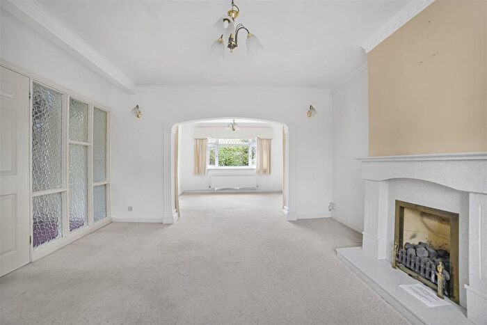 4 Bedroom Detached House For Sale In Millands Close, Newton, Swansea, SA3