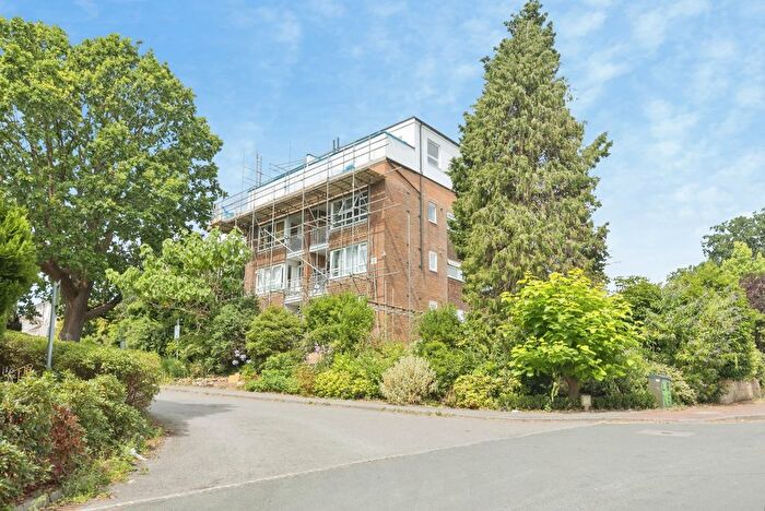 2 Bedroom Flat For Sale In Chilston Road, Tunbridge Wells, Kent, TN4