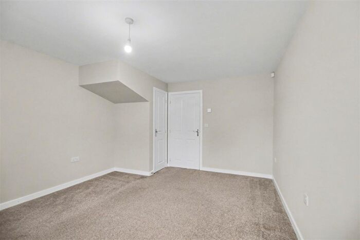 3 Bedroom Town House For Sale In Gisbey Road, Ilkeston, DE7