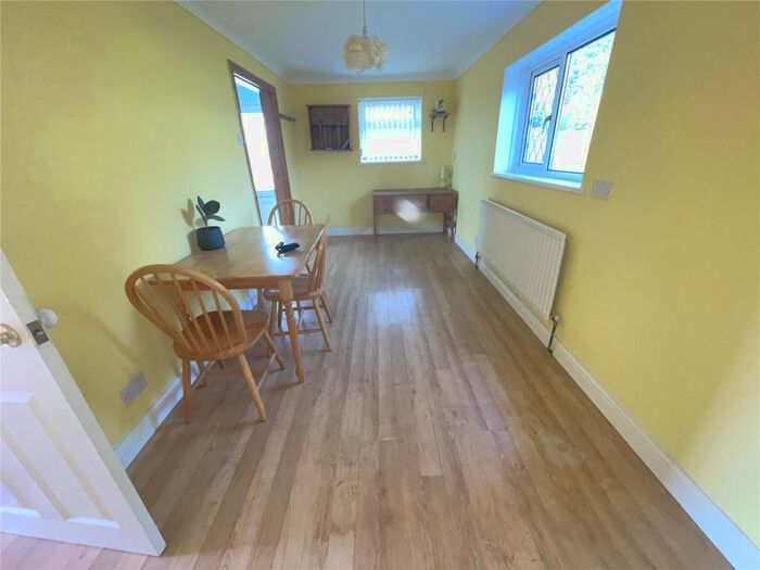 3 Bedroom SemiDetached House For Sale In Maesglas, Pontyates, Llanelli