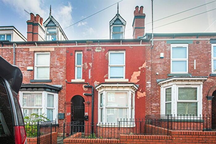 5 Bedroom Terraced House For Sale In Club Garden Road, Sheffield, S11