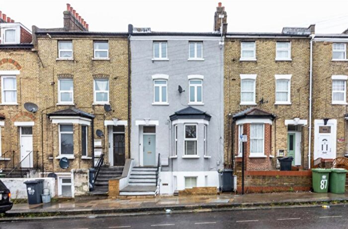 1 Bedroom Apartment To Rent In Court Hill Road, London, SE13