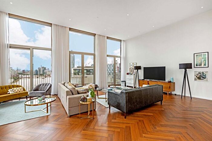 3 Bedroom Penthouse To Rent In Capital Building, Embassy Gardens, New Union Square, Nine Elms, London, SW11
