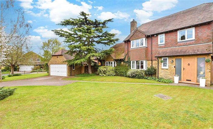 4 Bedroom Detached House For Sale In St. Mary's Meadow, Wingham, Canterbury, Kent, CT3
