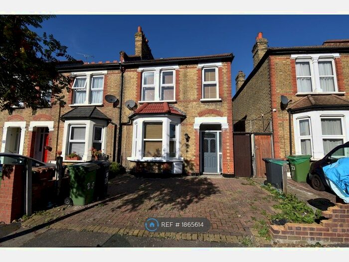 3 Bedroom End Of Terrace House To Rent In Braidwood Road, London, SE6