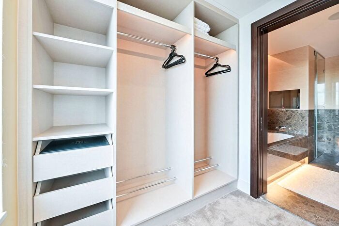 3 Bedroom Flat To Rent In The Corniche, Albert Embankment, London, SE1