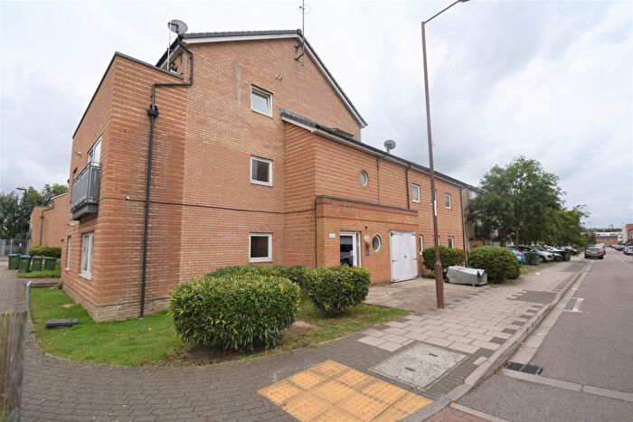 1 Bedroom Flat For Sale In Miles Drive, West Thamesmead, SE28