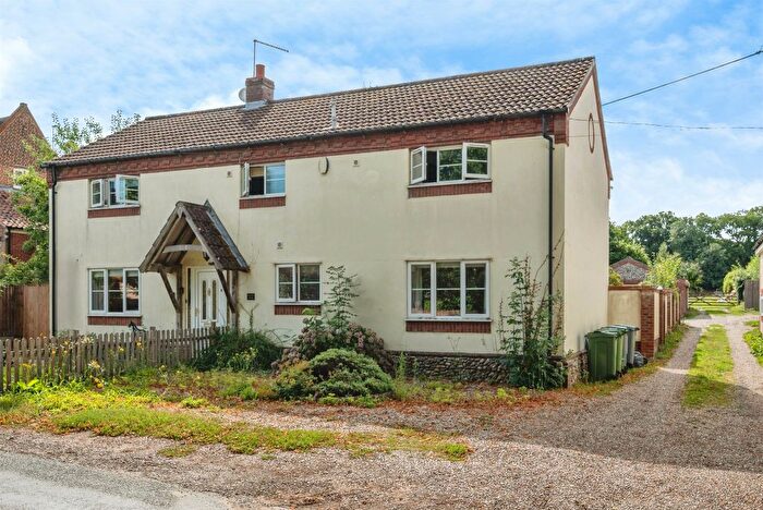5 Bedroom Cottage For Sale In The Street, Lamas, Norwich, NR10