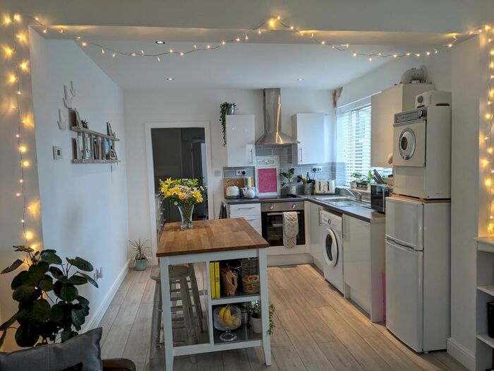 2 Bedroom Flat To Rent In Bond Road, Southampton, SO18