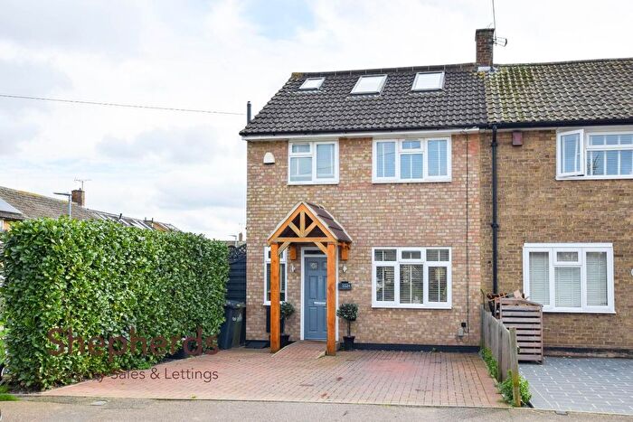 4 Bedroom End Terrace House For Sale In Dewhurst Road, Cheshunt, EN8